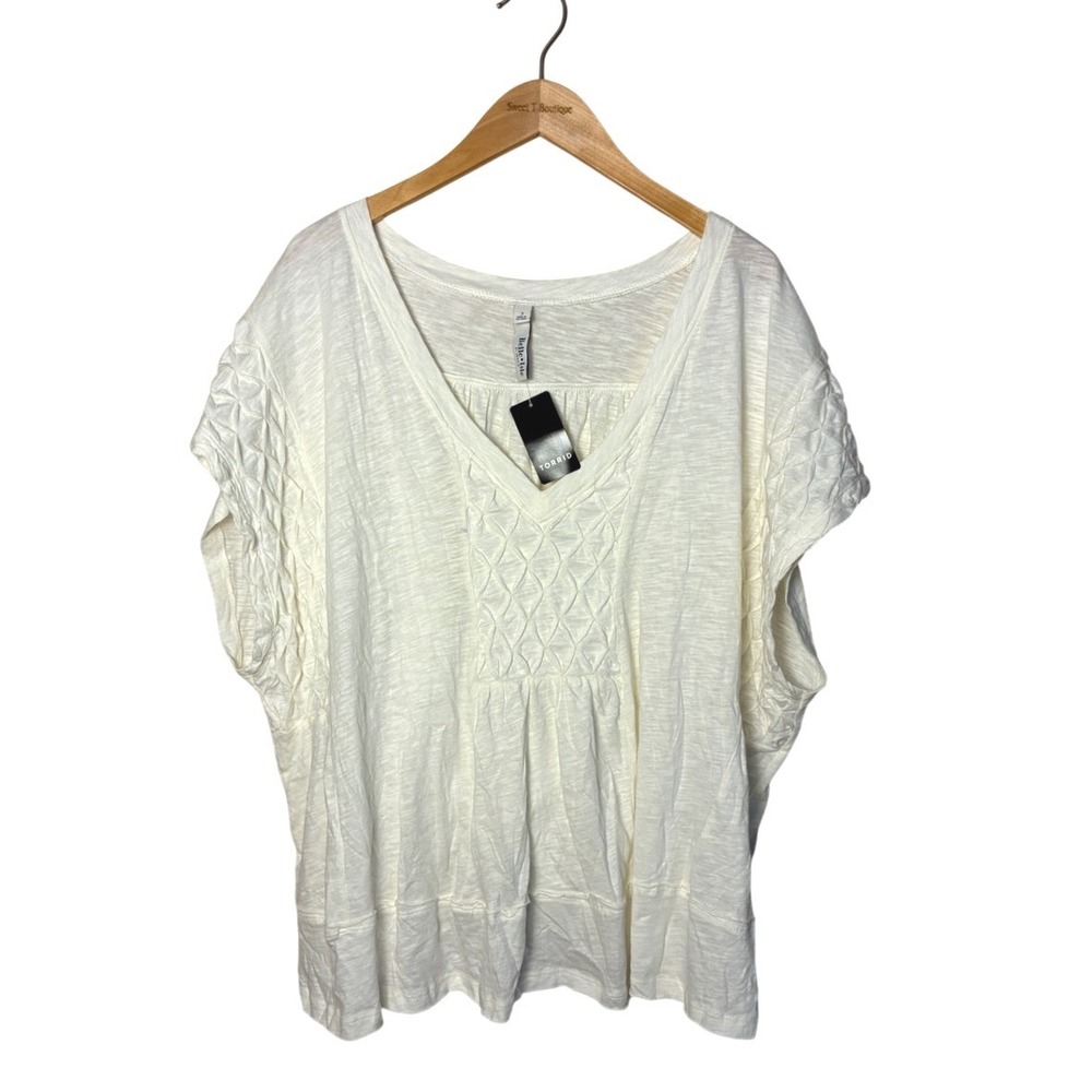NEW Torrid Belle Ilse 3X Whisper White Heritage Slub Vneck Pintuck Trapeze Top